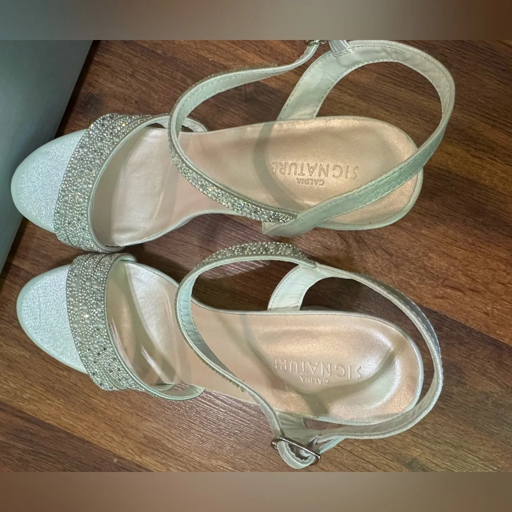 Galina Signature Womens Size 8.5 Satin and Crystal Bridal Platform Block Heels